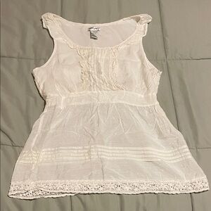 Vintage “Ultra Pink” Brand White Cottage Core Tank Top